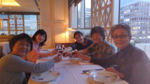 鑑定士仲間が新天地へ引っ越しの為に送別会を開きました💐