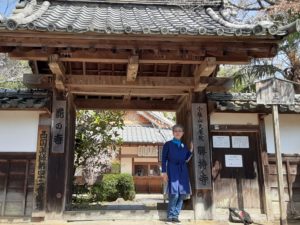 お墓参りのアドバイスは西行法師で有名な「勝持寺(花の寺)」へ行きました🌸