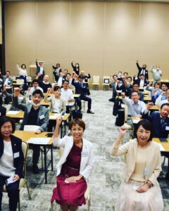 高槻市倫理法人会は9月より新体制での活動が始まります。私も幹事として大阪府の女性委員会のメンバーとなり、学びの場を頂きました💐またMSの輪読で登壇します🎶