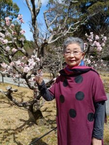 お彼岸のお墓参りに行きました🙏ご先祖様は縦軸です。そして結婚により自身の縦軸も伸びていきます。季節の移ろいの中にそんなことを思いました💞
