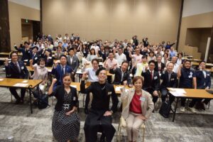 7月15号日は早朝の「高槻市倫理法人会経営者モーニングセミナー」と夕方からの「大阪府女性委員会」が重なり【倫理の日】となりました