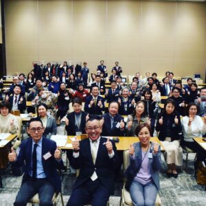 本日の高槻市倫理法人会の経営者モーニングセミナーでお世話した会員さんが会員スピーチで㊗️結婚の報告をされました💐