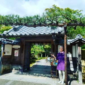 6月の写経は新緑🌿の中、15年目に入り、住職さんと記念撮影をしました🌟